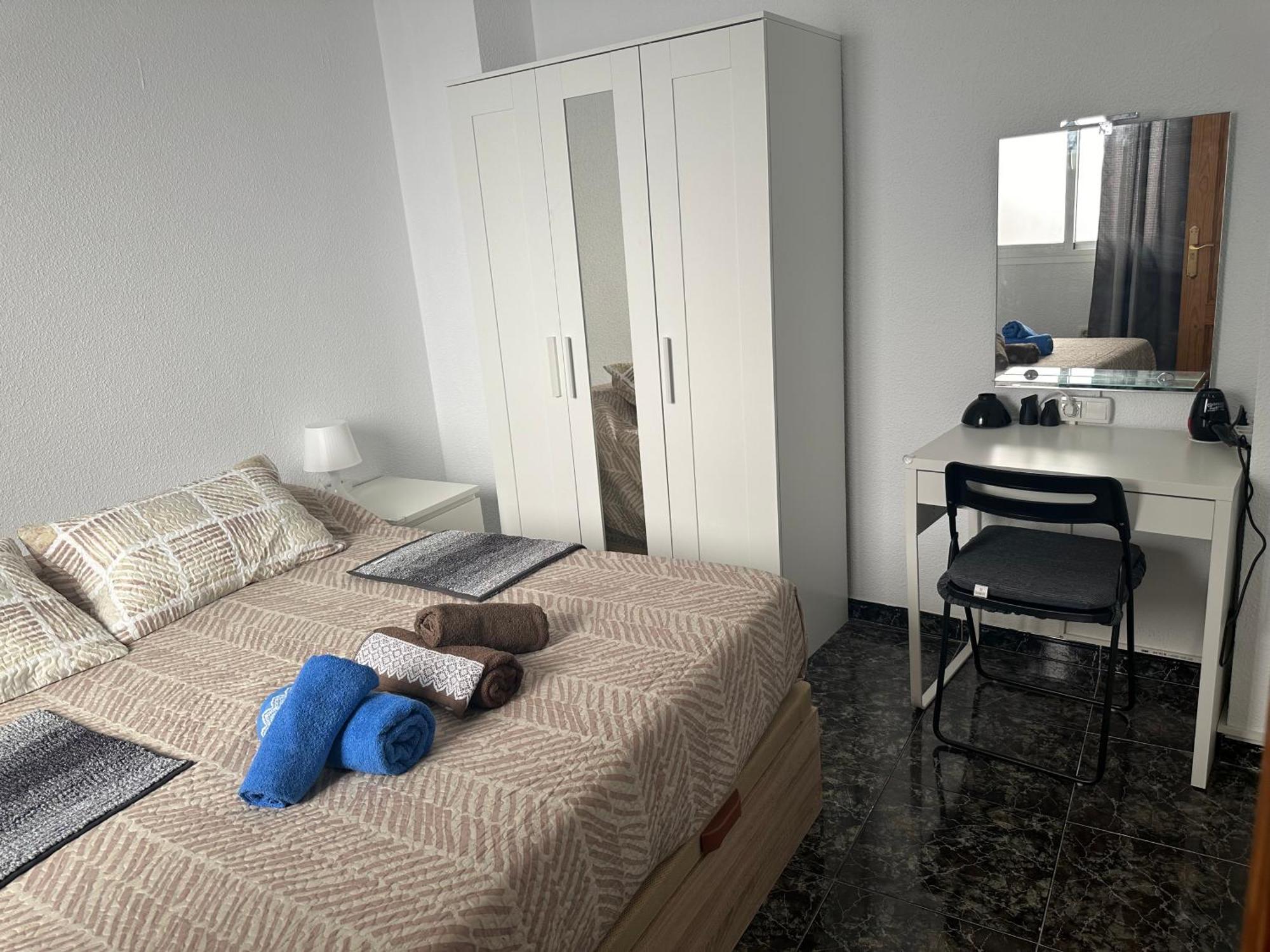 Almeria Centro Habitacion Privada En Apartamento Compartido Eksteriør bilde