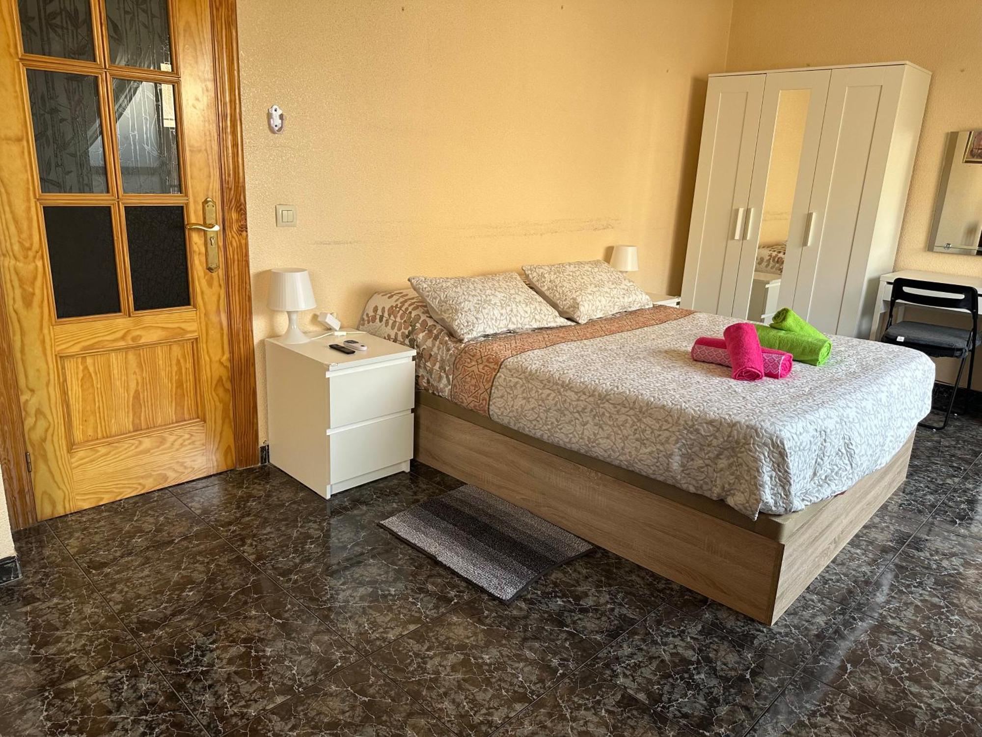 Almeria Centro Habitacion Privada En Apartamento Compartido Eksteriør bilde