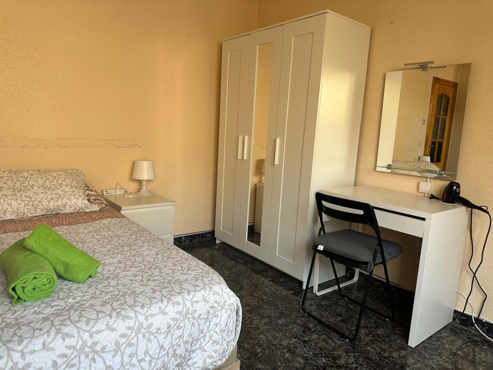 Almeria Centro Habitacion Privada En Apartamento Compartido Eksteriør bilde