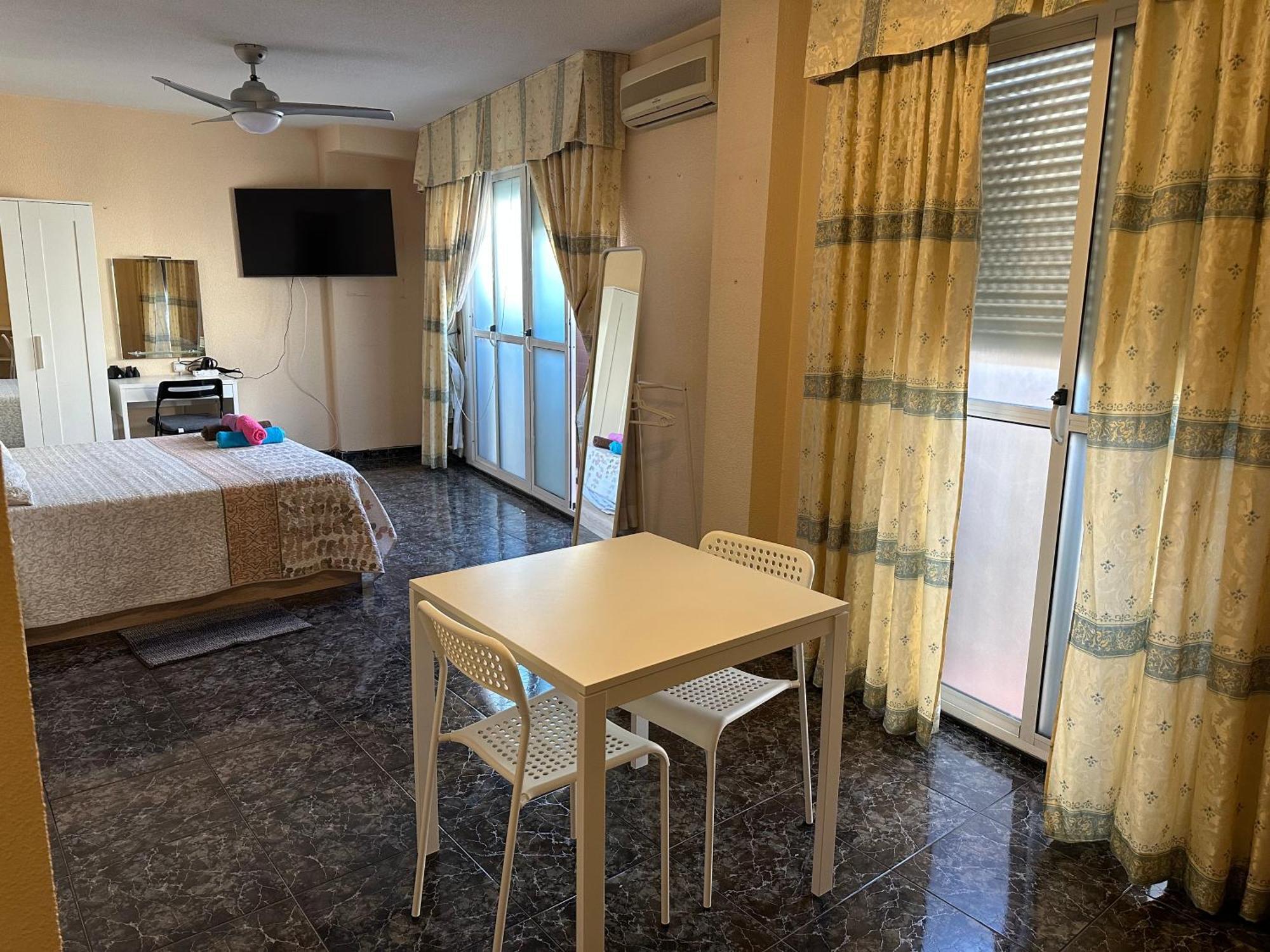 Almeria Centro Habitacion Privada En Apartamento Compartido Eksteriør bilde
