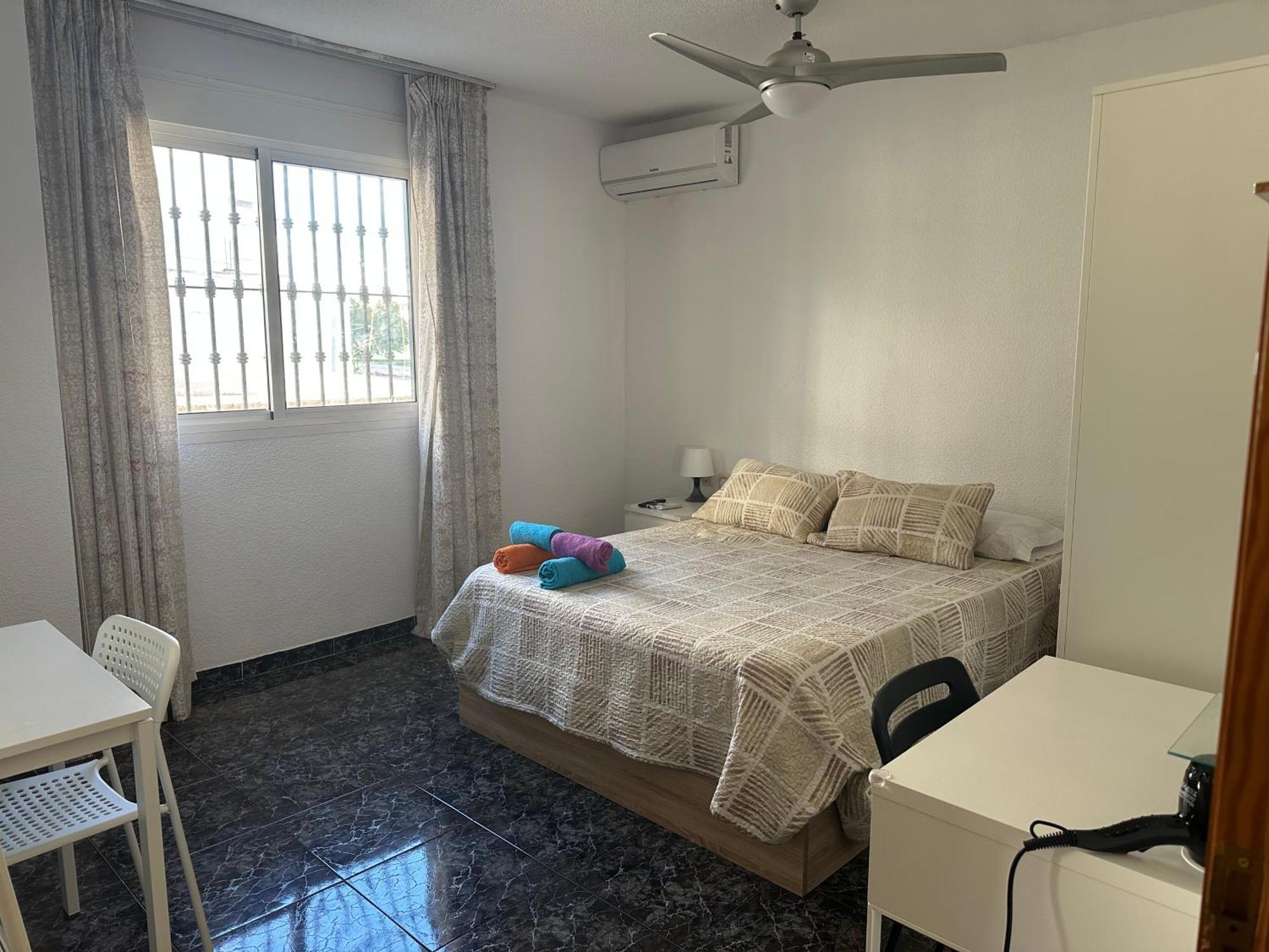 Almeria Centro Habitacion Privada En Apartamento Compartido Eksteriør bilde